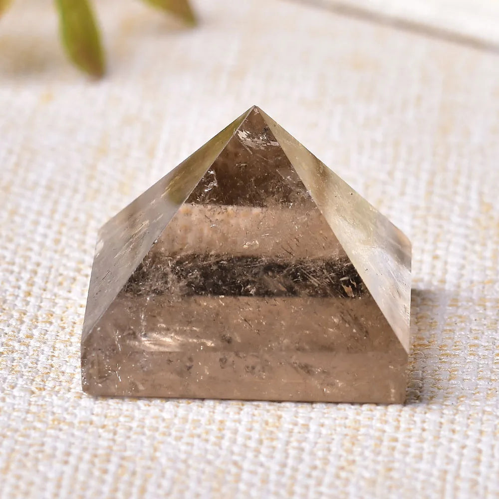 Natural Crystal Pyramid Fluorite Quartz Healing Stone Chakra Reiki Crystal Point Energy Home Decor Handmade Crafts of Gem Stone