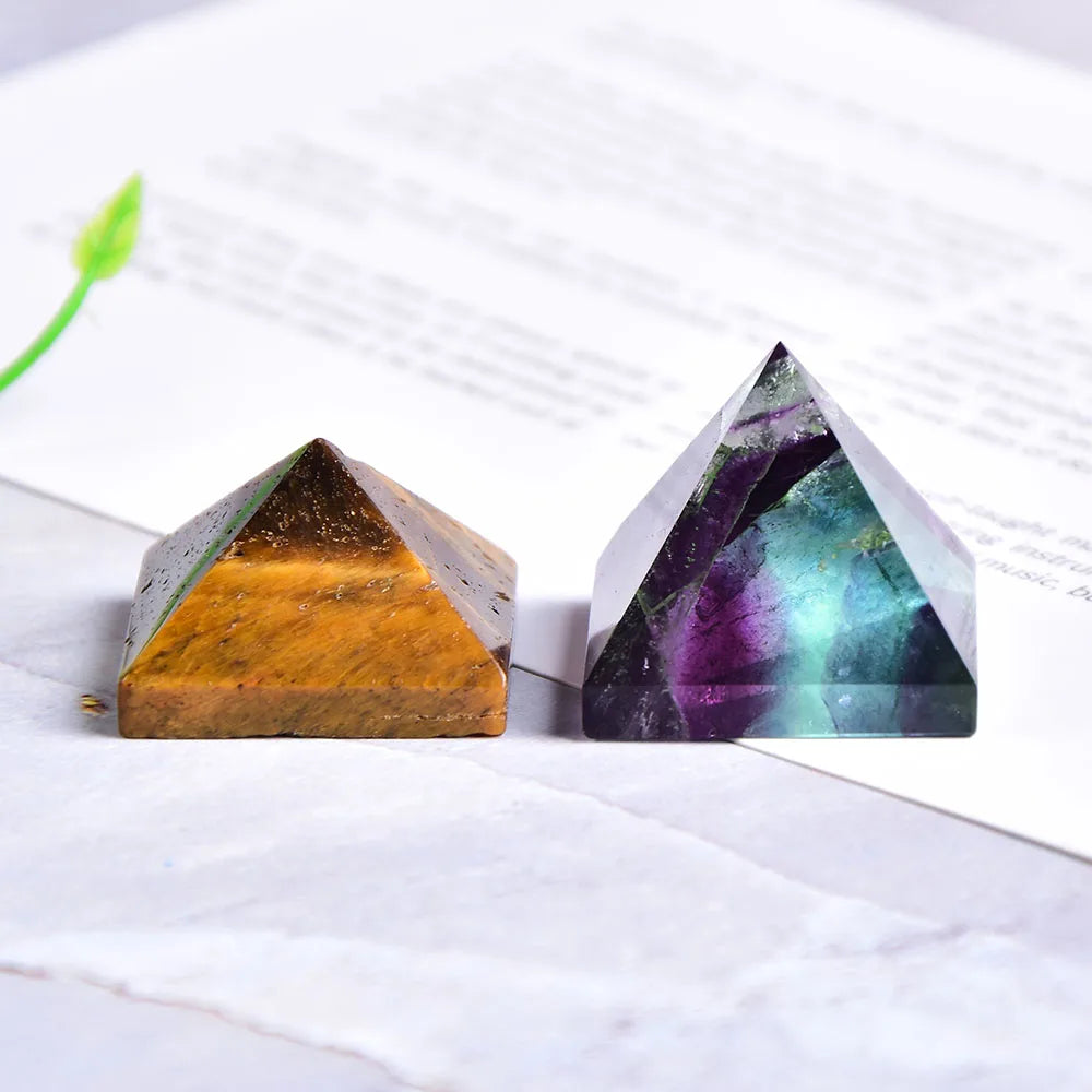 Natural Crystal Pyramid Fluorite Quartz Healing Stone Chakra Reiki Crystal Point Energy Home Decor Handmade Crafts of Gem Stone